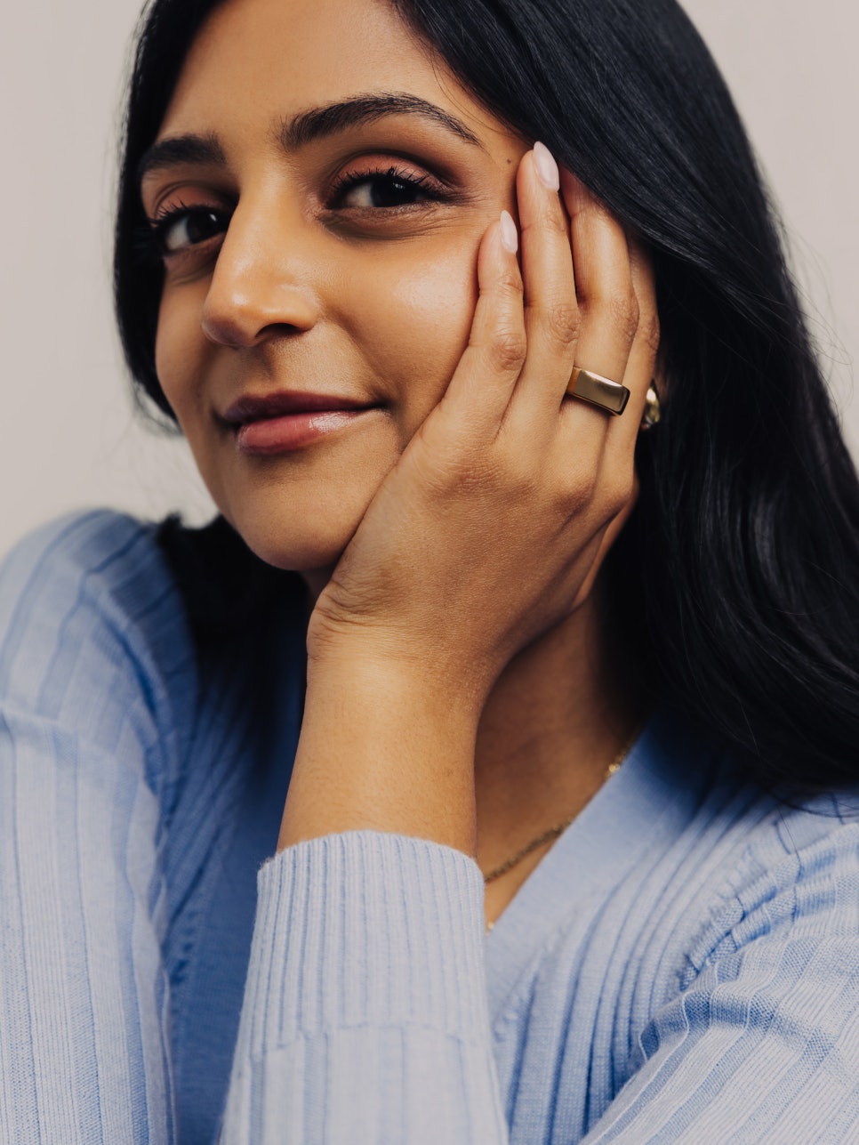Woman wearing Oura ring